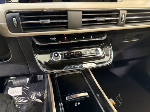 New 2026 Lincoln Corsair Premiere image 21