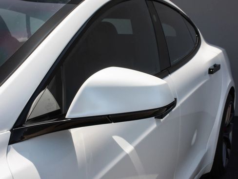 Used 2021 Tesla Model S Plaid image 33