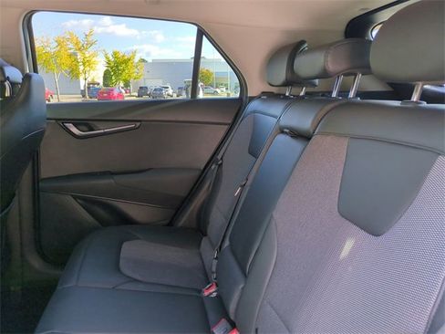 Used 2023 Kia Niro EX Touring image 14