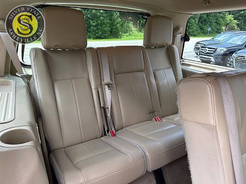 Used 2014 Ford Expedition XLT w/ Equipment Group 202A image 16