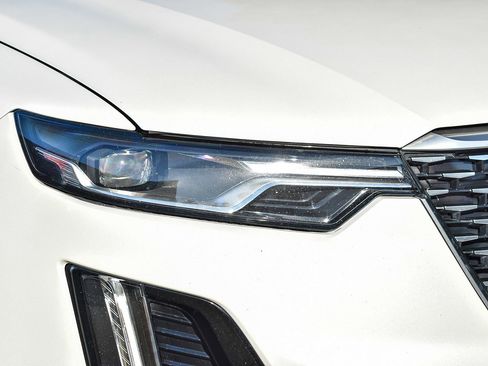 Used 2022 Cadillac XT6 Premium Luxury image 8