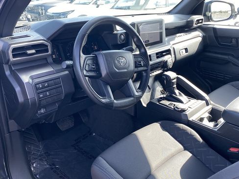 Used 2025 Toyota Tacoma SR5 AWD/4WD image 12