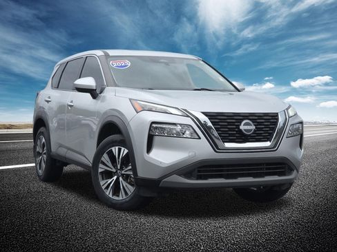 Used 2023 Nissan Rogue SV FWD image 2