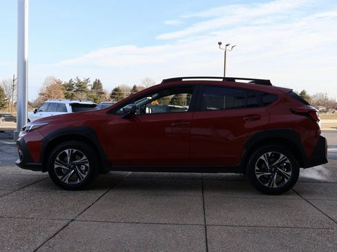 Used 2024 Subaru Crosstrek 2.0i Premium image 3