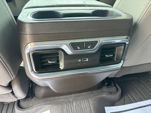 Used 2023 GMC Sierra 1500 SLT w/ SLT Premium Package AWD/4WD image 34