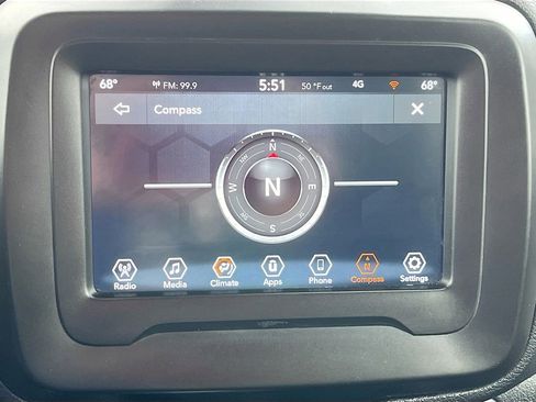Used 2021 Jeep Renegade Latitude AWD/4WD image 13