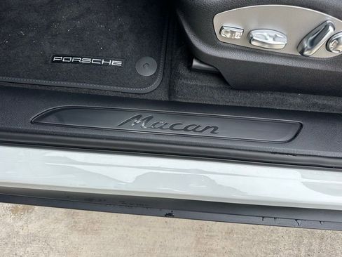 Used 2026 Porsche Macan AWD/4WD image 22