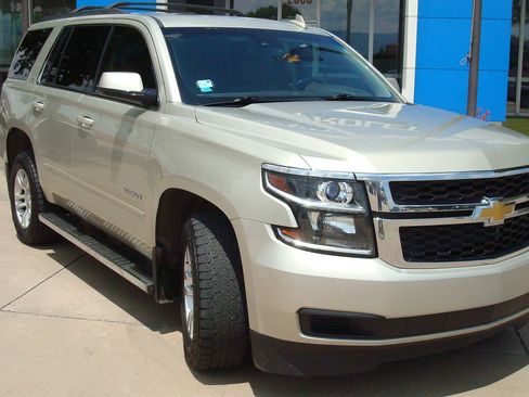 Used 2016 Chevrolet Tahoe LT image 3