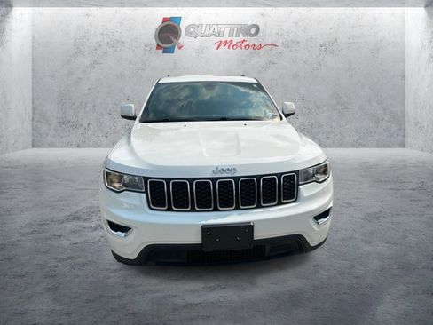 Used 2018 Jeep Grand Cherokee Laredo AWD/4WD image 9