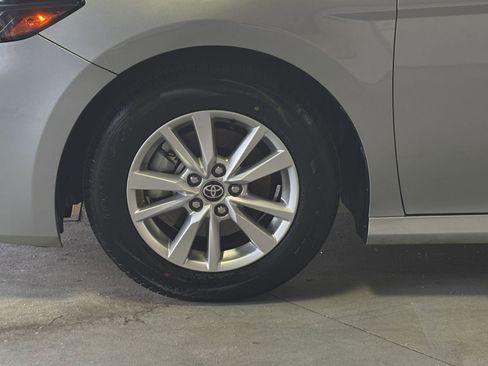 Used 2025 Toyota Camry LE image 32