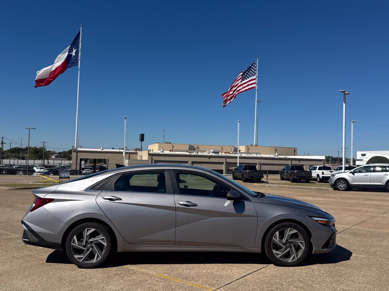 Used 2025 Hyundai Elantra SEL FWD image 28