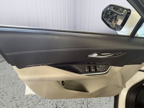 Used 2023 Cadillac XT4 Luxury w/ Cold Weather Package AWD/4WD image 24