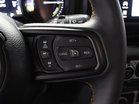 Used 2024 Jeep Wrangler Unlimited AWD/4WD image 28