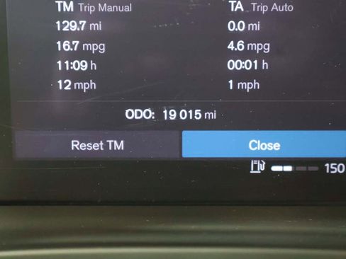 Used 2024 Volvo XC40 B5 Plus w/ Protection Package Premier image 48