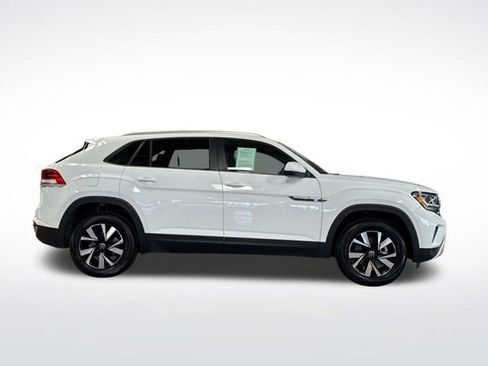 Certified 2023 Volkswagen Atlas Cross Sport SE FWD image 3