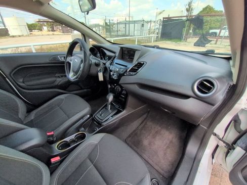 Used 2014 Ford Fiesta SE w/ Equipment Group 201A FWD image 19