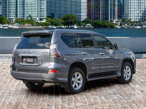 Used 2017 Lexus GX 460 w/ Navigation Package image 5