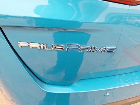 Used 2021 Toyota Prius Prime Limited image 13