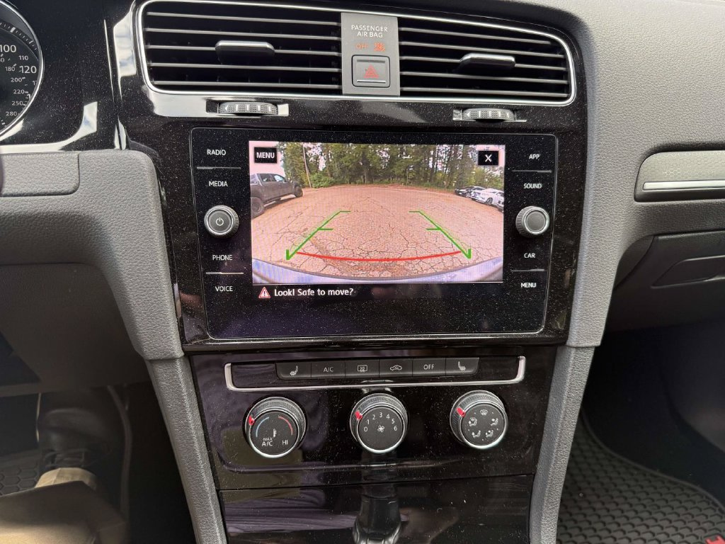 Used 2018 Volkswagen GTI SE FWD image 17
