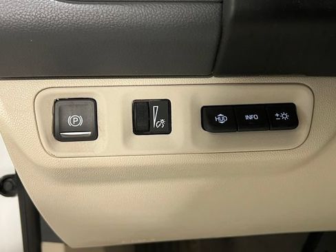 Used 2023 GMC Acadia Denali AWD/4WD image 21