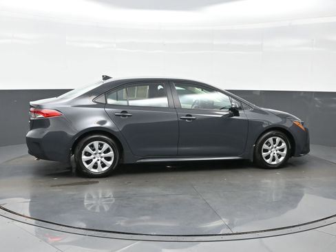 Used 2026 Toyota Corolla LE FWD image 7