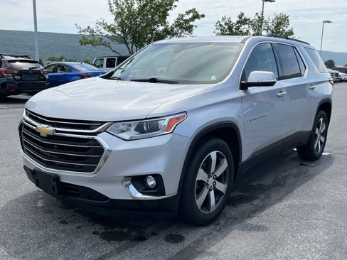 Used 2019 Chevrolet Traverse LT w/ LT Premium Package AWD/4WD image 12