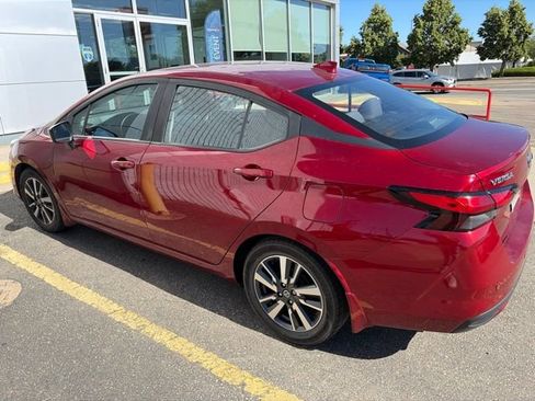 Used 2021 Nissan Versa SV FWD image 2