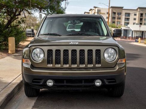 Used 2015 Jeep Patriot Latitude FWD image 8