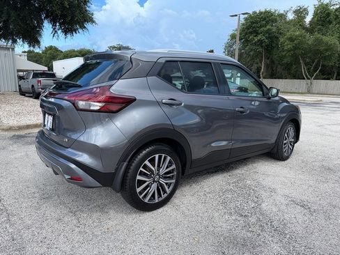 Used 2021 Nissan Kicks SV FWD image 9