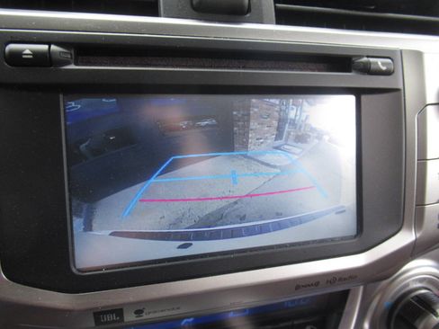 Used 2016 Toyota 4Runner Limited AWD/4WD image 29
