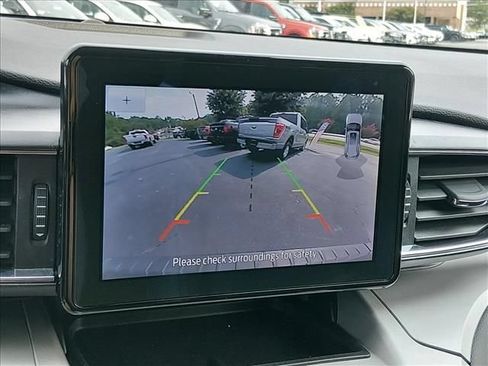 Used 2023 Ford Explorer XLT w/ Equipment Group 202A AWD/4WD image 20