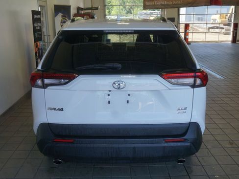Used 2024 Toyota RAV4 XLE AWD/4WD image 14