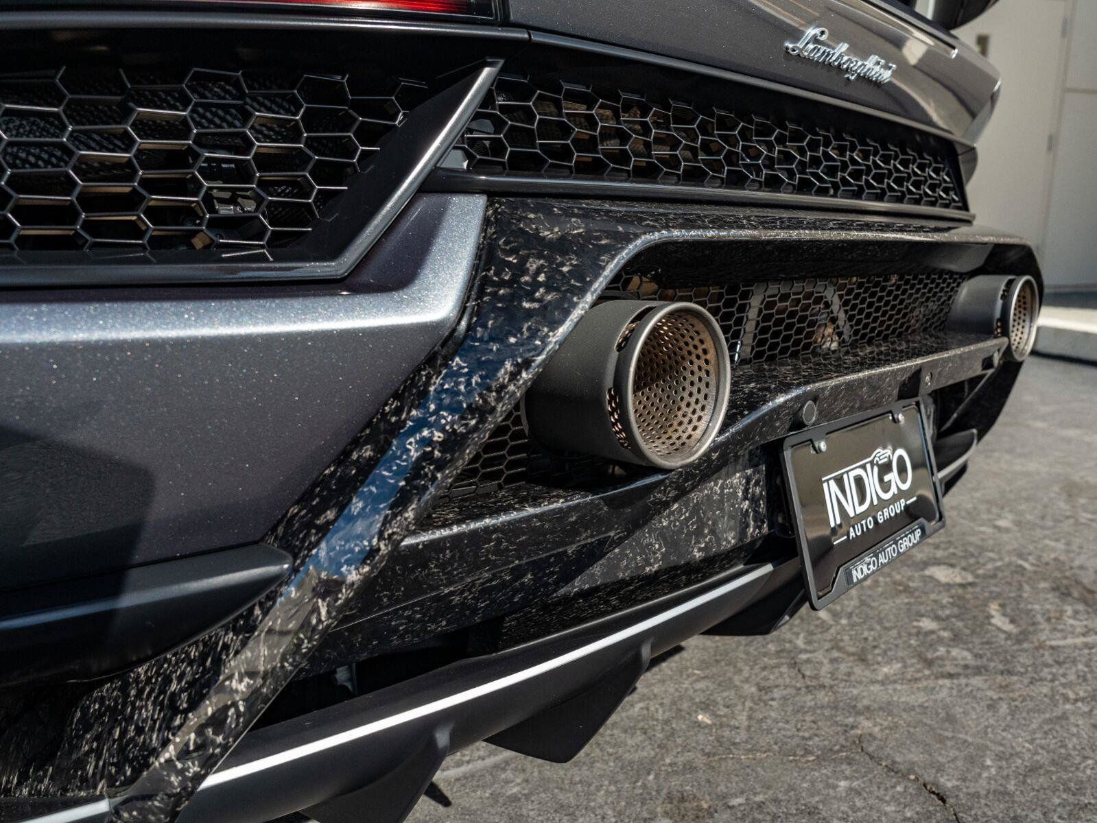 Used 2018 Lamborghini Huracan Performante AWD/4WD image 34