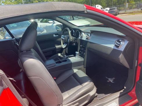 Used 2005 Ford Mustang Convertible RWD image 11