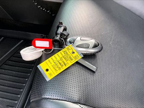 Used 2024 Hyundai Santa Fe Calligraphy image 12