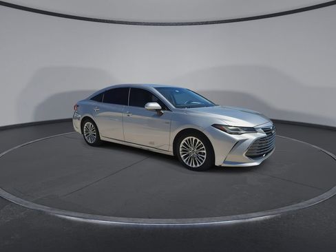 Used 2019 Toyota Avalon Limited w/ Advanced Safety Package image 2