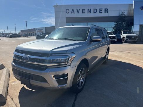 Used 2024 Ford Expedition Max Limited image 3