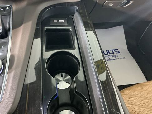 Used 2022 Cadillac Escalade Premium Luxury image 50