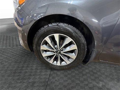 Used 2015 Kia Sedona SX image 14