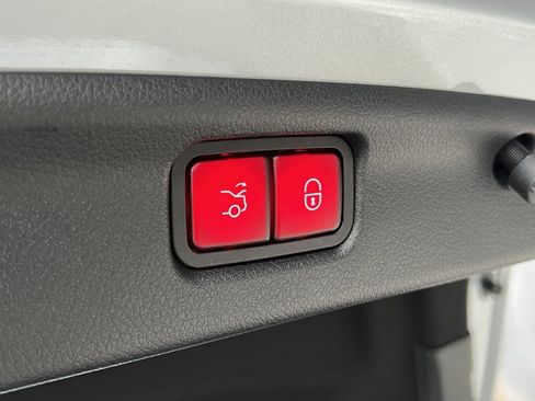 Used 2022 Mercedes-Benz C 300 4MATIC Sedan image 20