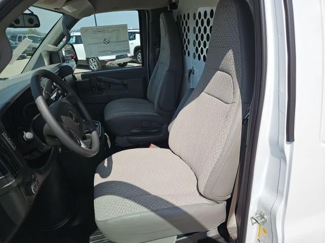 New 2026 Chevrolet Express 2500 Extended w/ Communications Package RWD image 18