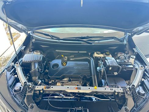 Used 2024 GMC Terrain SLT image 32