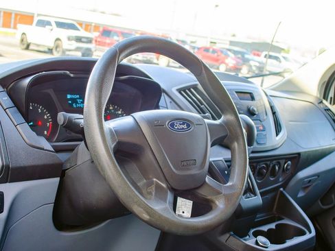 Used 2019 Ford Transit 250 130 Low Roof RWD image 15