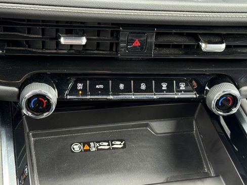 Used 2025 Chevrolet Tahoe Premier image 32