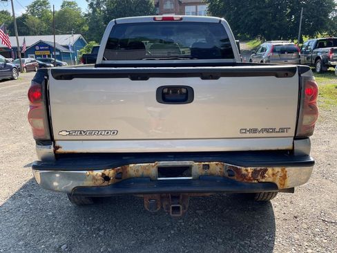 Used 2004 Chevrolet Silverado 1500 LS w/ Light Duty Power Package AWD/4WD image 13