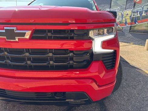 Used 2023 Chevrolet Silverado 1500 RST AWD/4WD image 3
