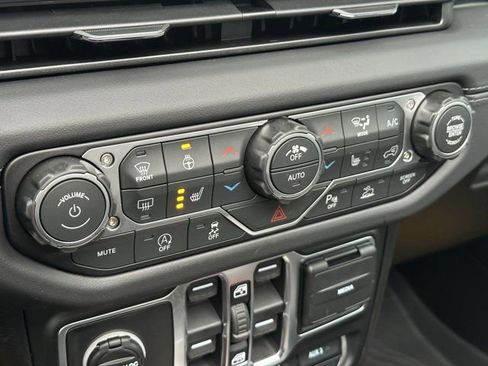 New 2026 Jeep Wrangler Unlimited Rubicon image 31