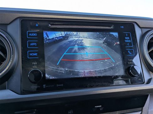 Used 2017 Toyota Tacoma TRD Sport image 20