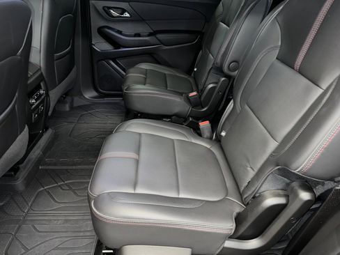 Certified 2023 Chevrolet Traverse RS w/ LPO, Floor Liner Package image 22