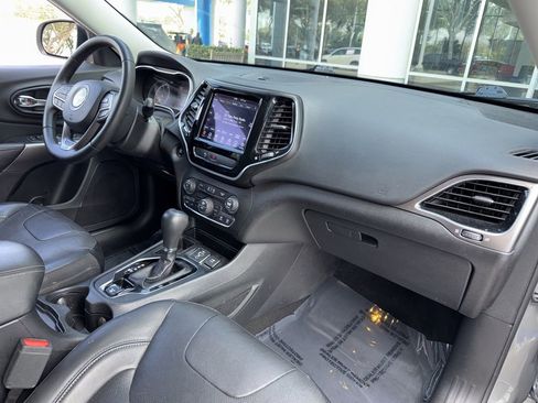 Used 2019 Jeep Cherokee Limited image 15